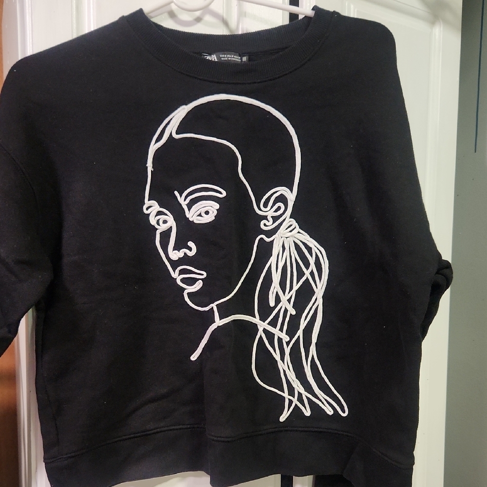 Black Graphic Sweatshirt